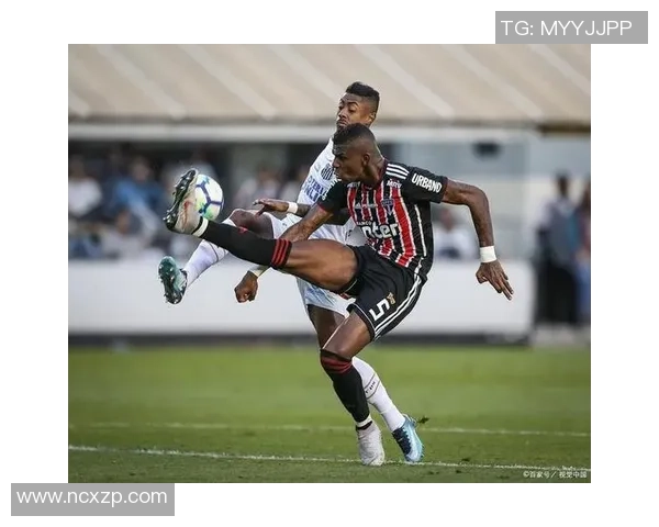 桑托斯拉古纳与阿特拉斯激战正酣赛果揭晓精彩瞬间回顾